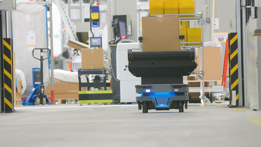 Interroll introduces the new LCP AMR Top Module as an expansion to the LCP platform: A seamless solution to be combined with an autonomous mobile robot (AMR) 